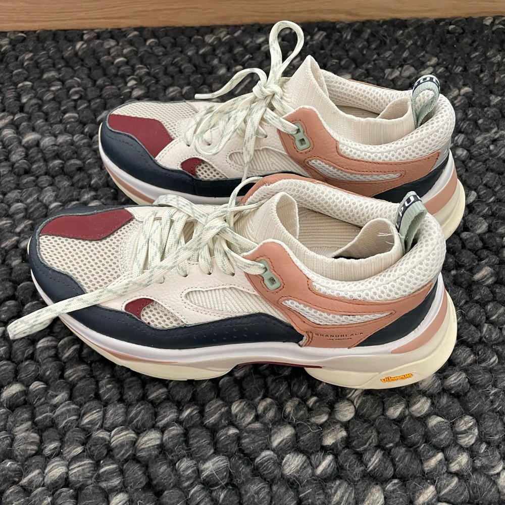 Brandblack saga sneakers size 6.5 men